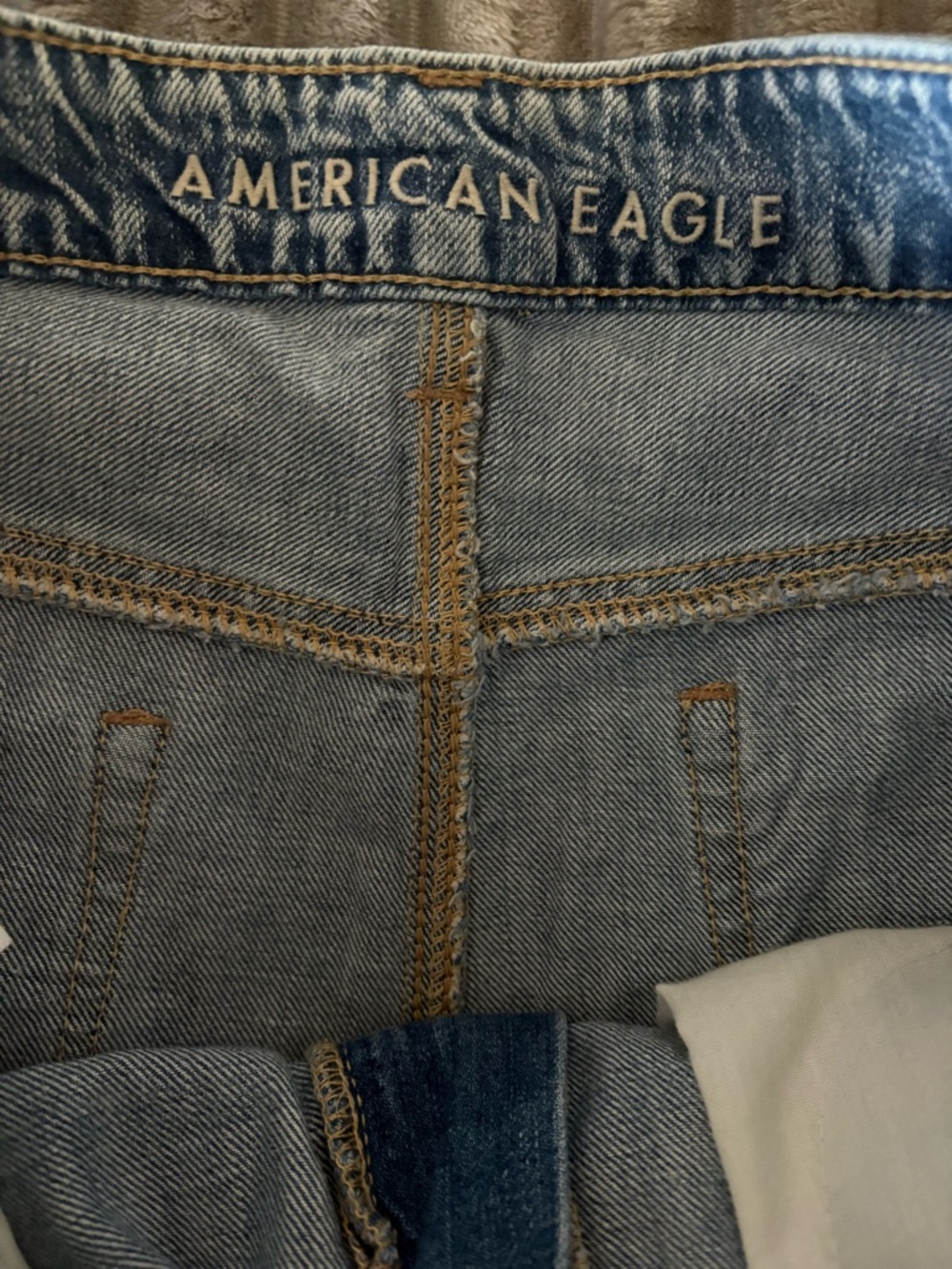 American Eagle Bermuda Light Blue Distressed Denim Shorts - Picture 4 of 6